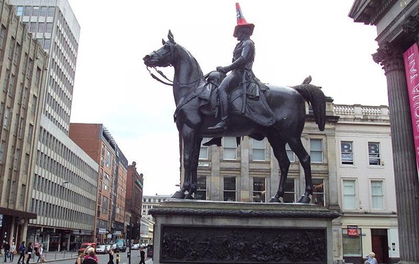 У Глазго статую герцога Веллінгтона захистять від дорожніх конусів