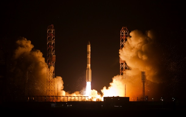С космодрома Байконур стартовал Протон-М с военным спутником