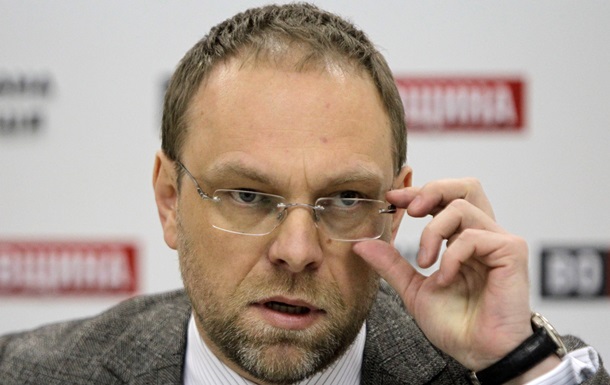Власенко дал интервью после допроса в Генпрокуратуре
