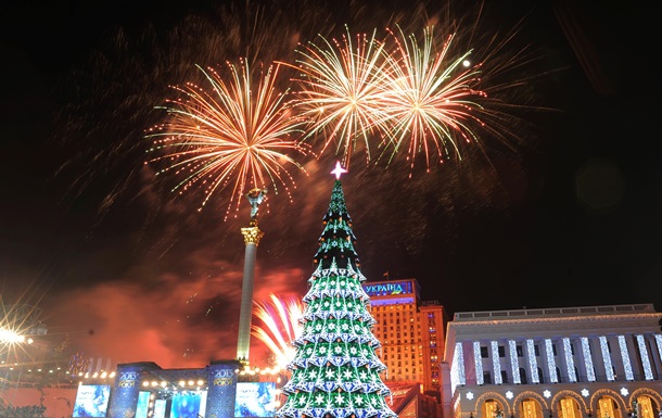 Новости Киева - елка - установка - Новый год - В Киеве начали устанавливать новогоднюю елку