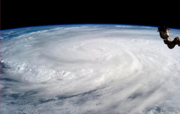 Хайян стал самым разрушительным тайфуном за последние 100 лет. К Филиппинам приближается новая тропическая депрессия