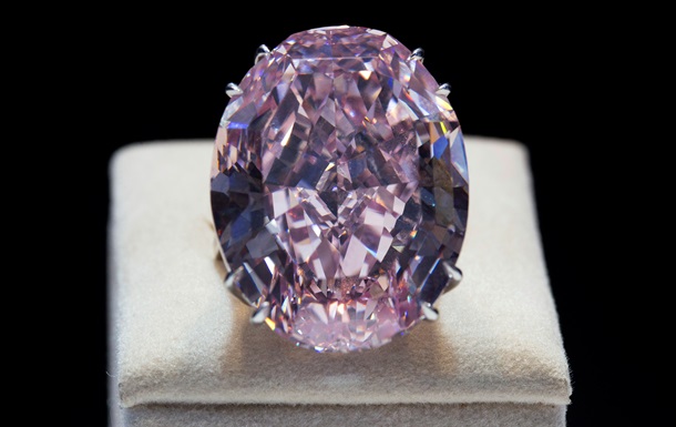 Найбільший рожевий діамант продано за рекордну суму