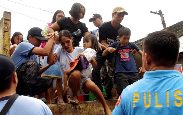 Тайфун на Филиппинах стал причиной гибели 2344 человек, более 3800 получили ранения.