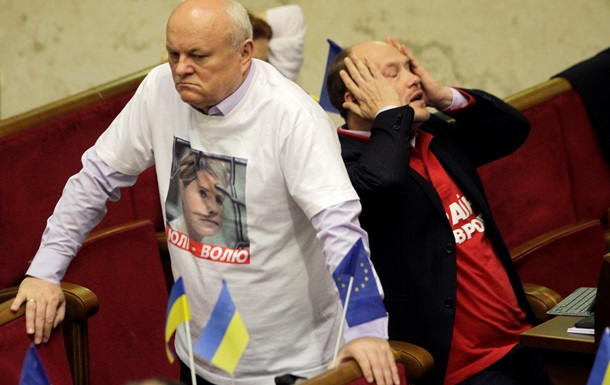 Партия регионов - оппозиция - законопроект - Тимошенко - ЕС - консенсус - ПР: Оппозиция зарегистрировала законопроект о лечении Тимошенко вопреки мнению миссии ЕС о консенсусе