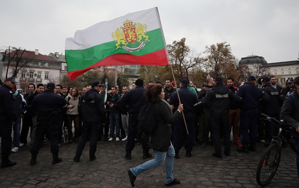 В Болгарии проходят митинги сторонников и противников политики правительства