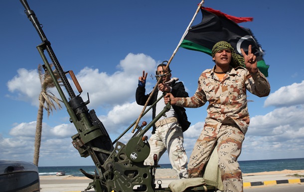 Лівійська армія почала штурм бази озброєних повстанців у Тріполі