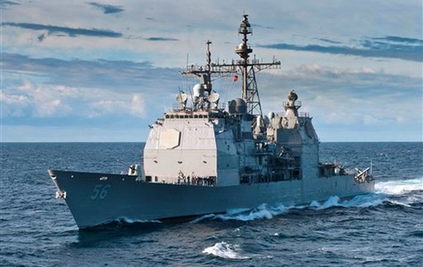 Біля каліфорнійського узбережжя безпілотник врізався в крейсер ВМС США