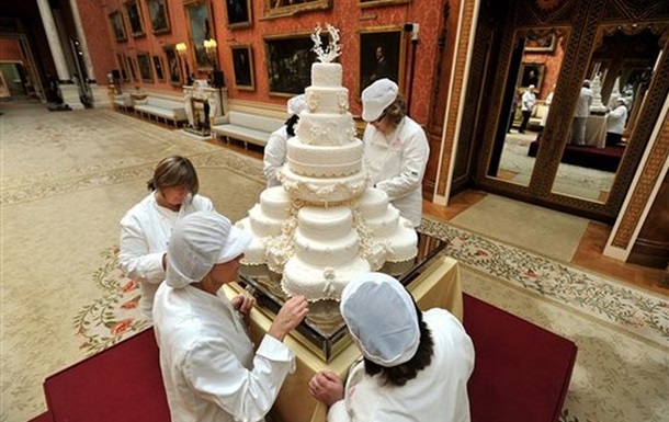 У США з молотка пішов шматок торта з весілля принца Вільяма і Кейт Міддлтон