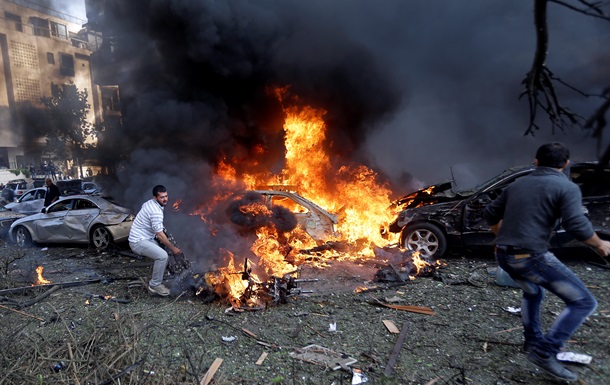 Двойной взрыв прогремел у дипмиссии Ирана в Бейруте, десять погибших