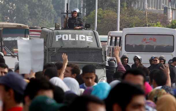 Египет - Каир - протест - демонстрация - полиция - разгон - Тахрир - Полиция разогнала протестующих на площади Тахрир в Каире