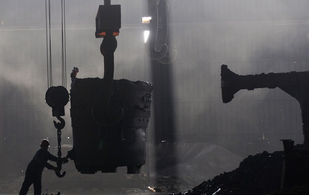 Теряющая прибыль металлургическая империя Ахметова привлекла кредит почти на треть миллиарда долларов