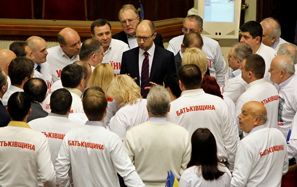 Оппозиция отказалась голосовать до рассмотрения законов по Тимошенко и прокуратуре