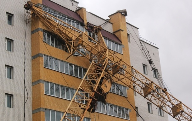 Про КРАНИ над дитячими садочками на Печерську, в центрі Києва.