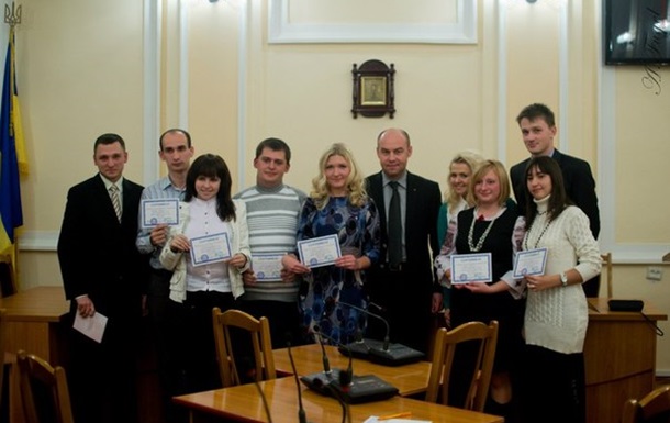 Тернопільська молодь отримала Сертифікати  про стажування  в міській раді