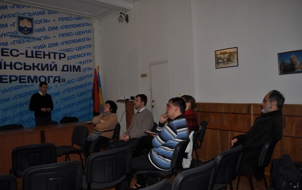 У Тернополі проведено  семінар про місцеве самоврядування в Україні для молоді