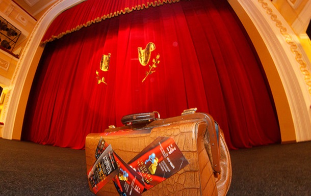 В Сумах стартовал Всеукраинский театральный фестиваль «Золотой чемодан»