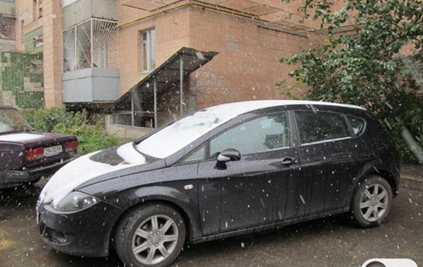 В Харькове выпал первый снег. 3 октября 2013 года