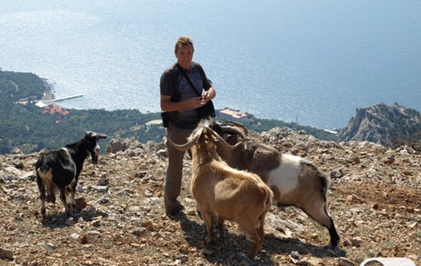 На горе Ильяс-Кая горные козлы стали ручными