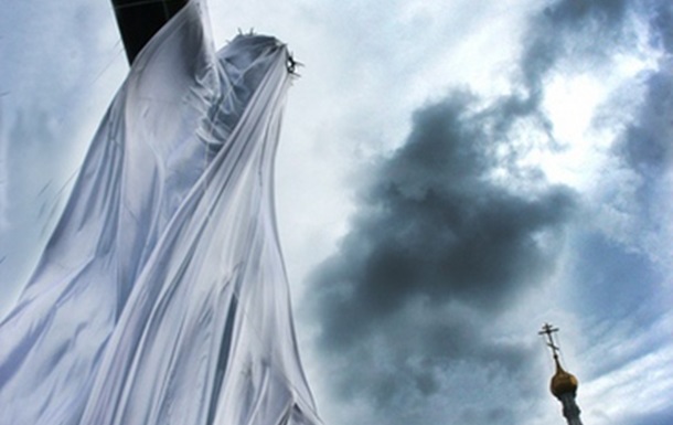 В Днепродзержинске открыли крупнейшую в Украине 9-метровую статую Христа Спасителя