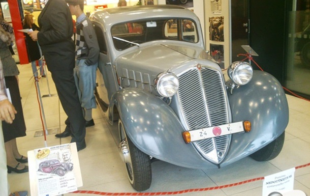 Старые автомобили. Выставка в Брно