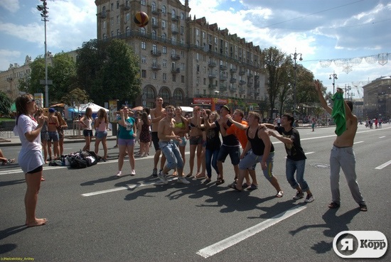 Новый уличный DESTROY! Флешмоб в Киеве