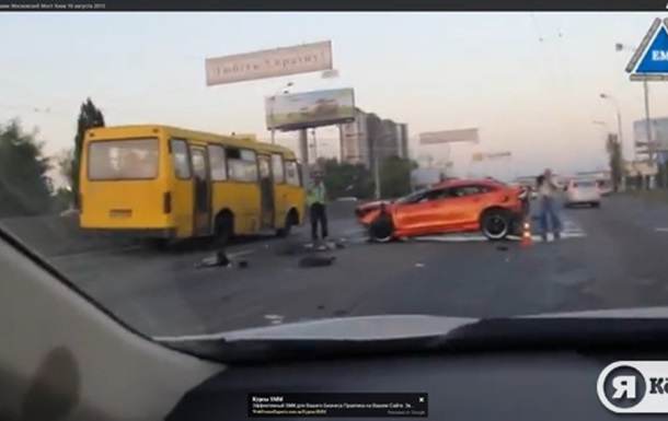 Cильная авария с жертвами на Московском мосту в Киеве
