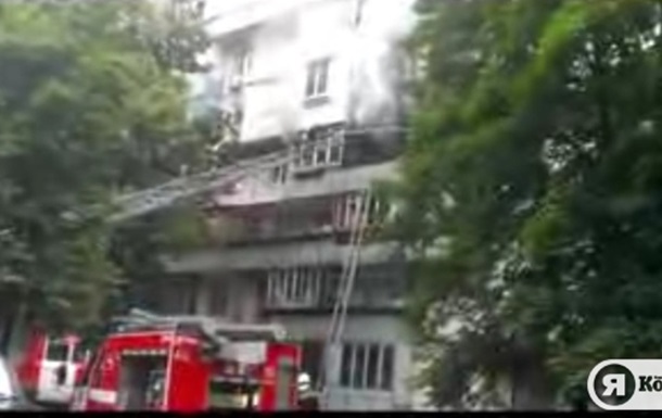 Сильный пожар в Киеве на Лесном