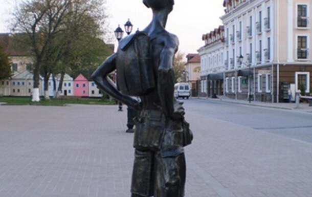 Памятник туристу в Каменец-Подольском