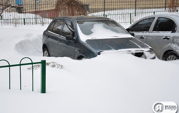 По сценарию  Послезавтра . Киев парализован снегом