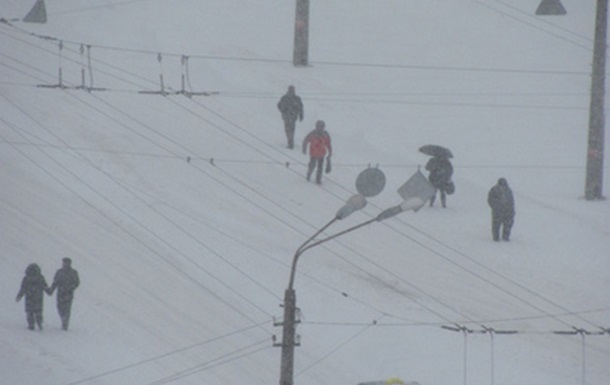 В Киеве снегопад парализовал движение