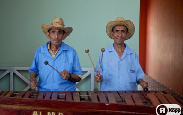 Brothers Honduras. Вуличні музиканти на острові Роатан