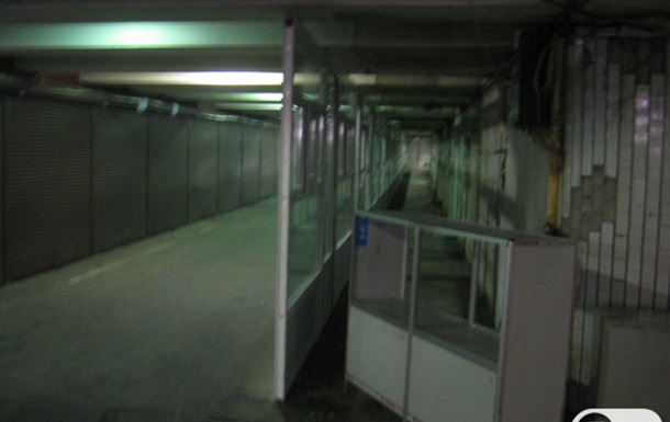 В подземке на Контрактовой устанавливают новые ларьки