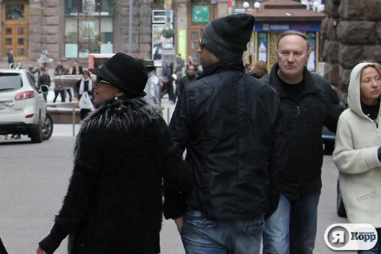 Охрана Дженнифер Лопес расталкивала прохожих в киевском Пассаже