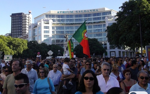 Маніфестація у Лісабоні: Que se lixe a troika