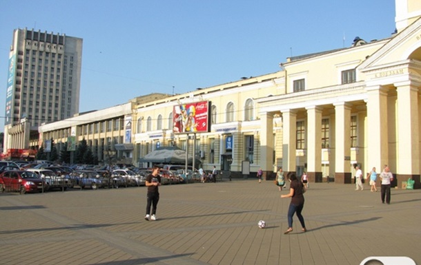 Футбол на привокзальной площади Харькова