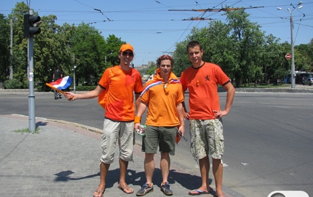 Голландские болельщики на площадях Харькова
