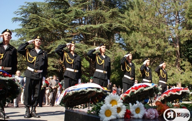 В Симферополе прошли мероприятия ко Дню скорби и памяти жертв войны в Украине