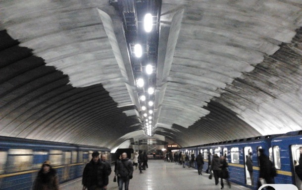 Станция метро Осокорки на следующий день после пожара