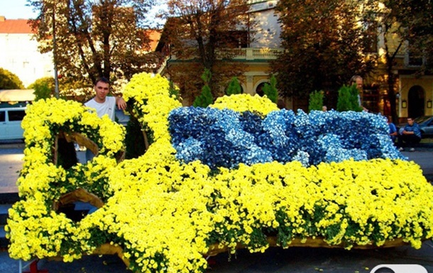 Цветочная композиция в центре Львова