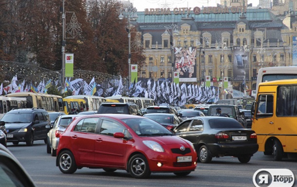 Утро на Крещатике в день оглашения приговора Тимошенко