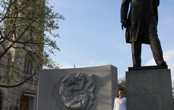 Пам`ятник Барду України у Вашингтоні