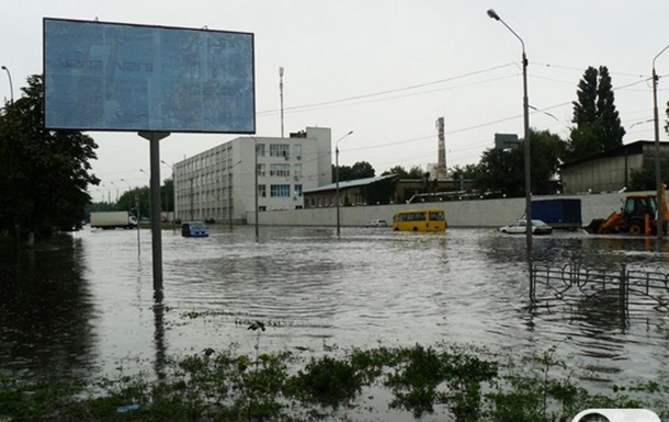 Потоп в Киеве на Автозаводской