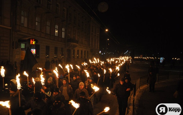 Факельное шествие памяти героев Крут