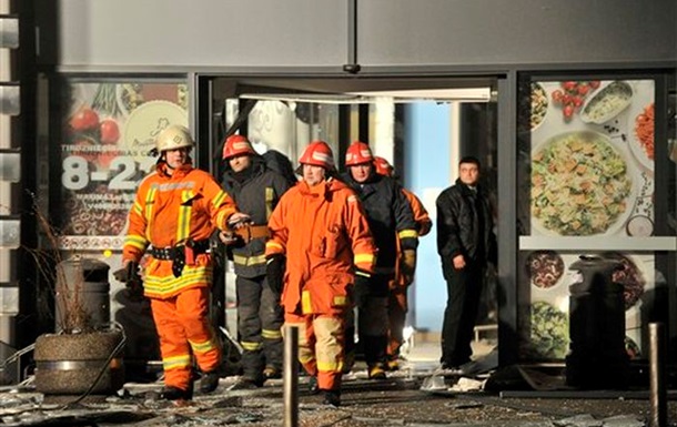 Кількість загиблих при обваленні супермаркету в Ризі зросла до 18, десятки постраждалих