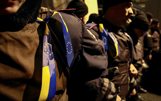 В Киев принудительно свозят госслужащих на митинги против евроинтеграции - СМИ