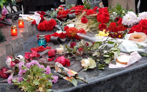 В українських містах пройшли акції пам яті жертв Голодомору