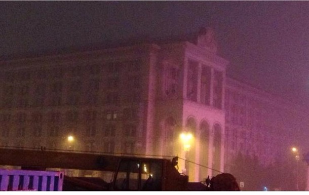 На Майдане Незалежности отключили подсветку нескольких зданий