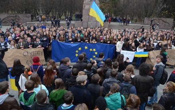 Во Львове Евромайдан собрал 18 тысяч человек