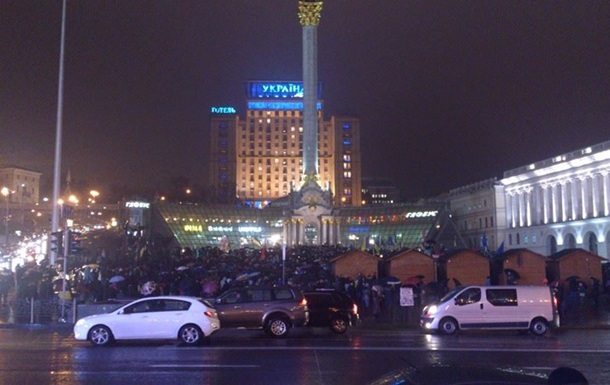 ДАІ відкрила проїзд автомобілів по вулиці Хрещатик у Києві