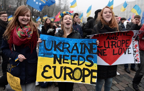 Євромайдан - в Україні проходять багатотисячні мітинги і підтримку євроінтеграції
